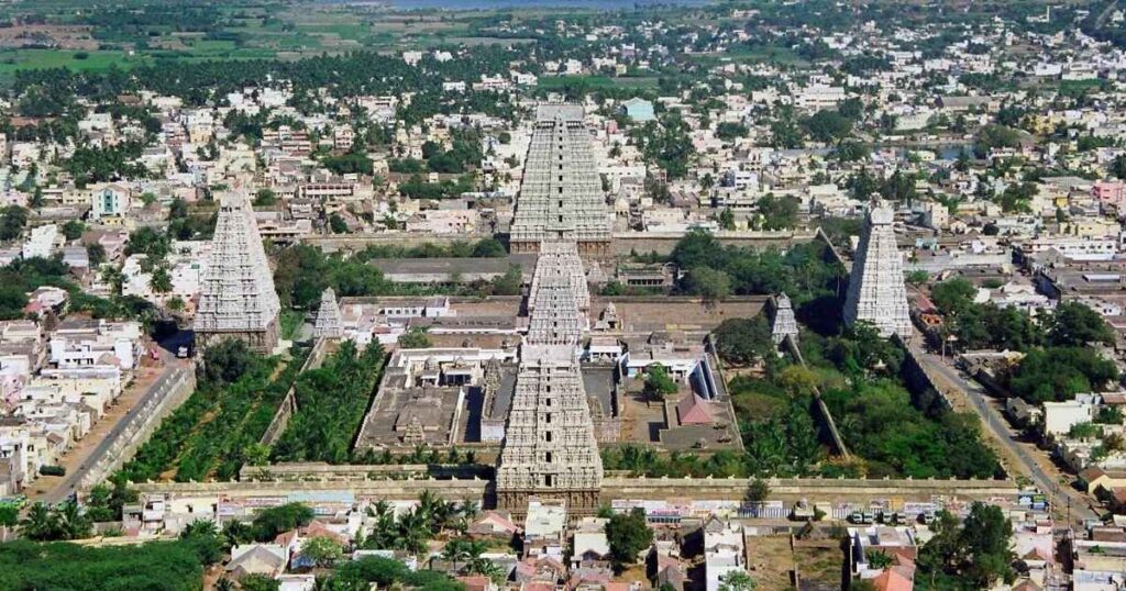 Historical Background and Dynastic Contributions